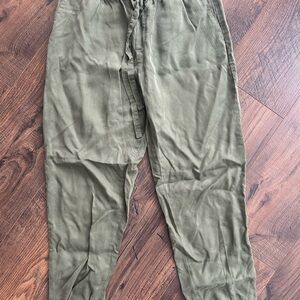 Banana Republic Parachute Jogger Dress Pants Army Green